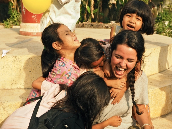 While in Phnom Penh, Cambodia, Emma spent five days staying in a local university scholarship residence and helping to run programs with children in slum areas. 